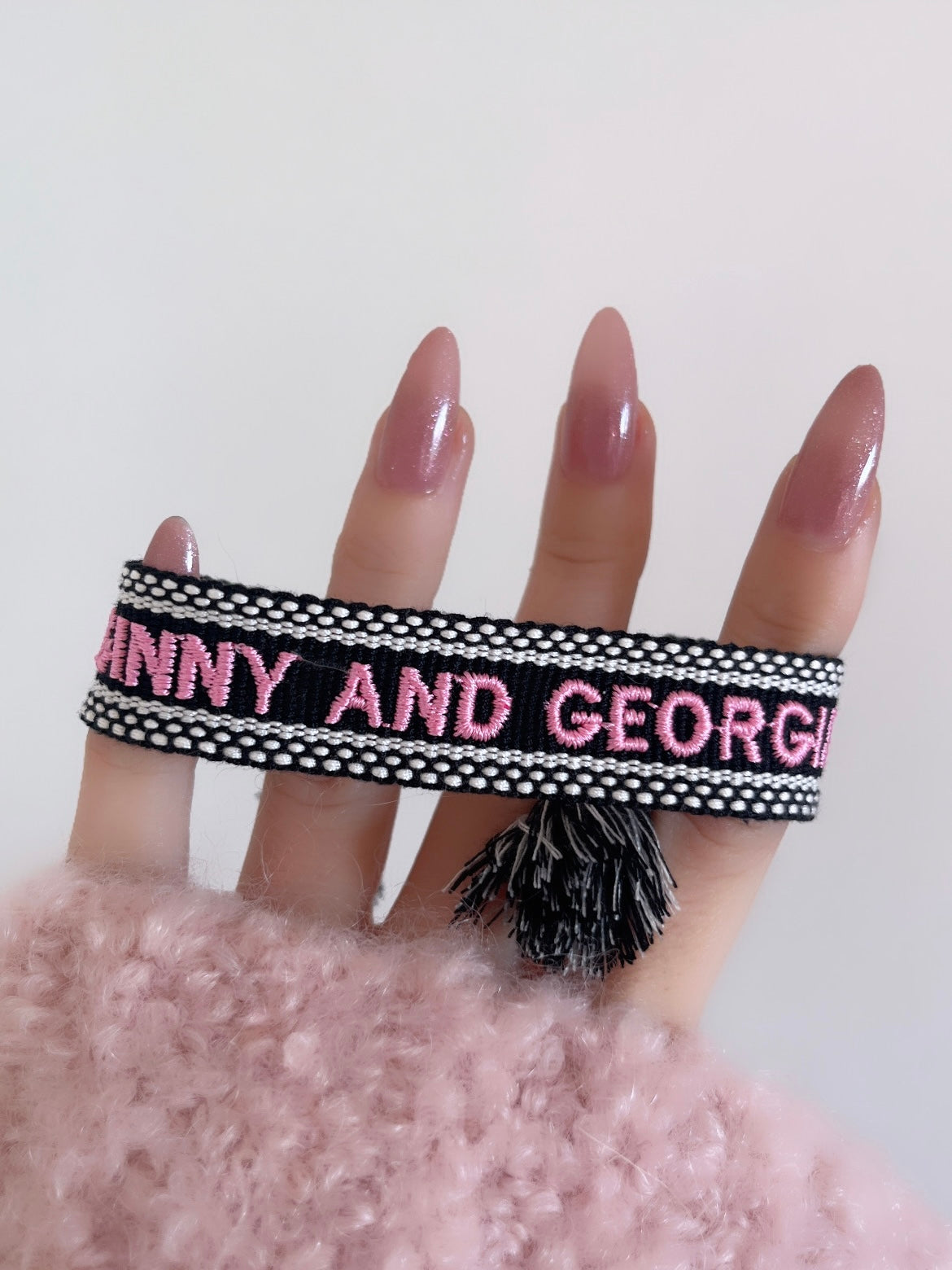 Bracelet brodé « GINNY AND GEORGIA »