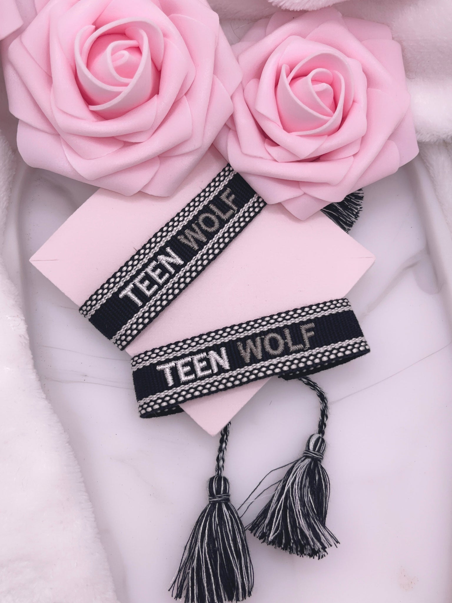 Bracelet brodé « TEEN WOLF»