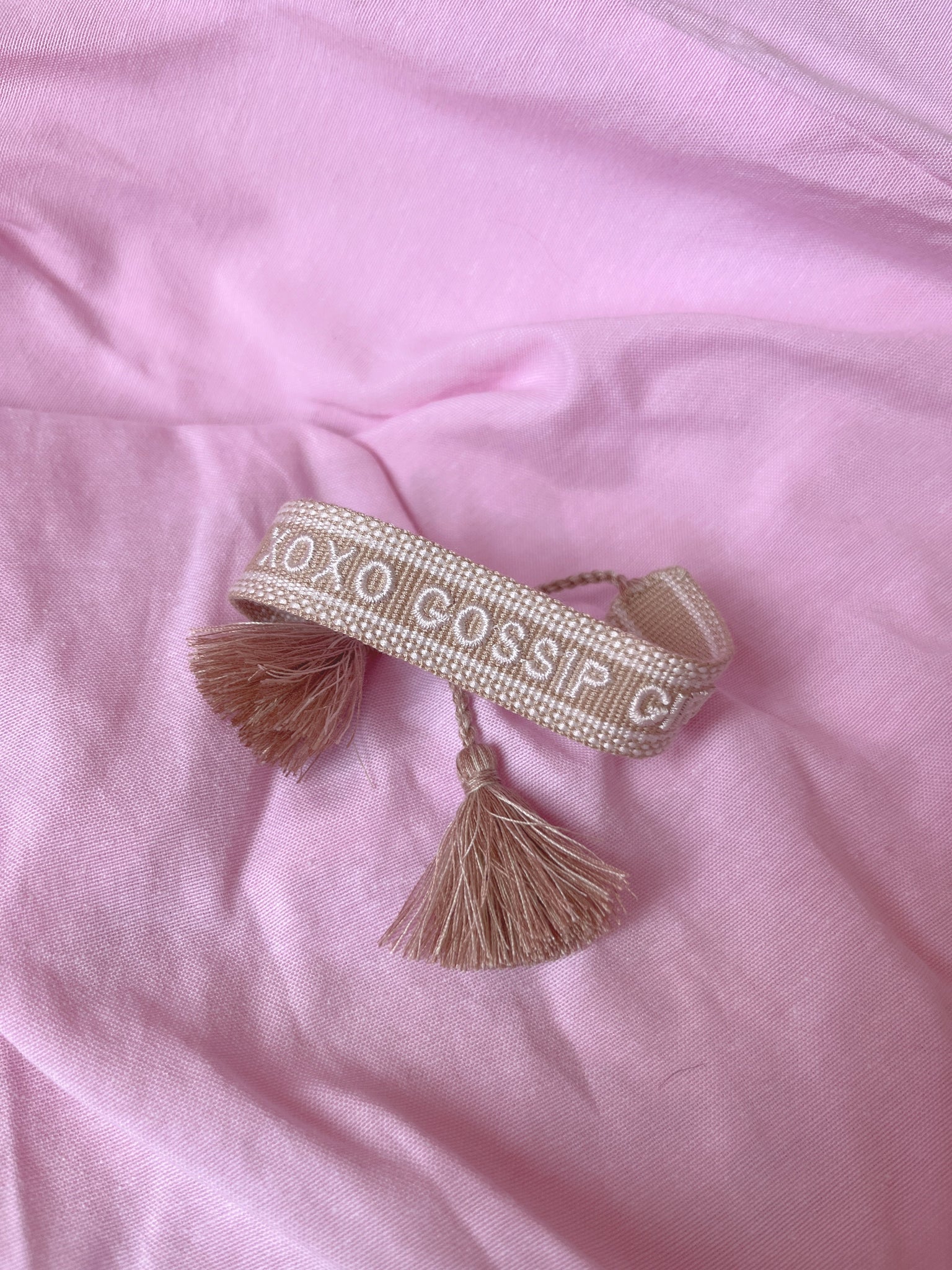 Bracelet « XOXO GOSSIP GIRL » beige