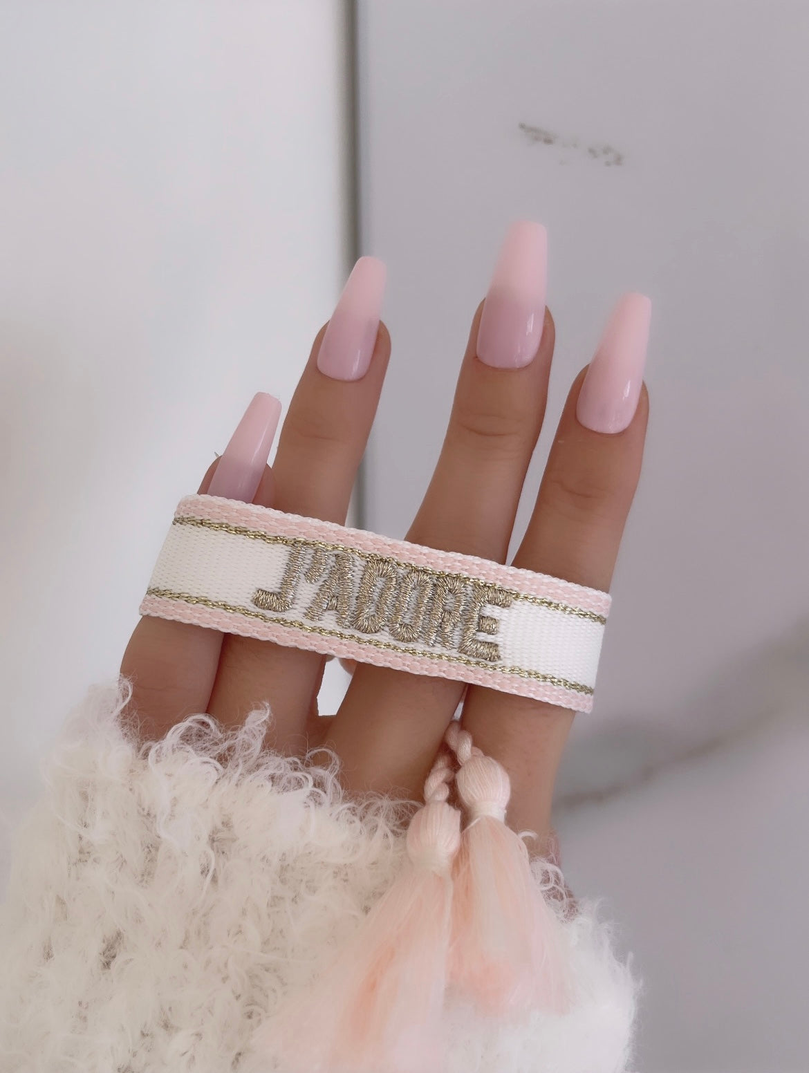 Bracelet « J’adore » blanc rose doré