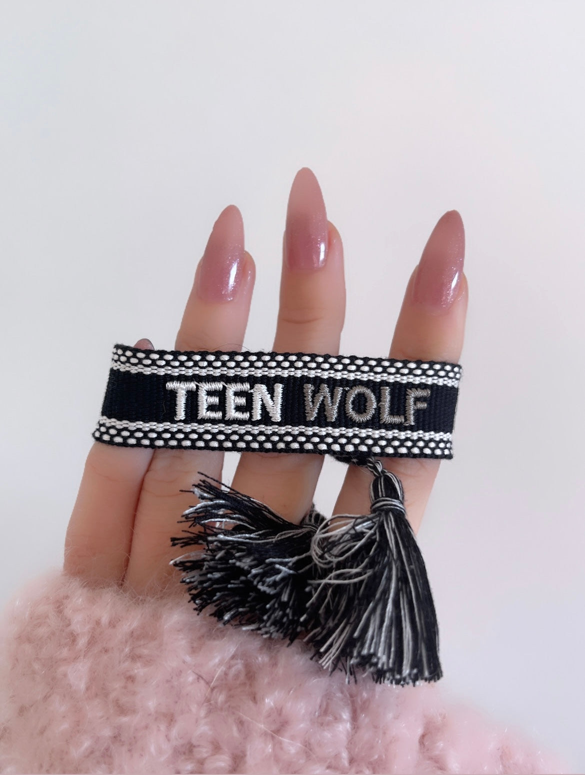 Bracelet brodé « TEEN WOLF»