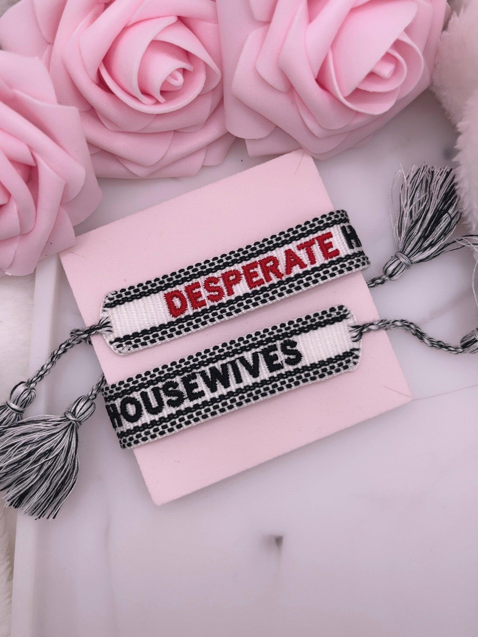 Bracelet brodé « Desperate Housewives »