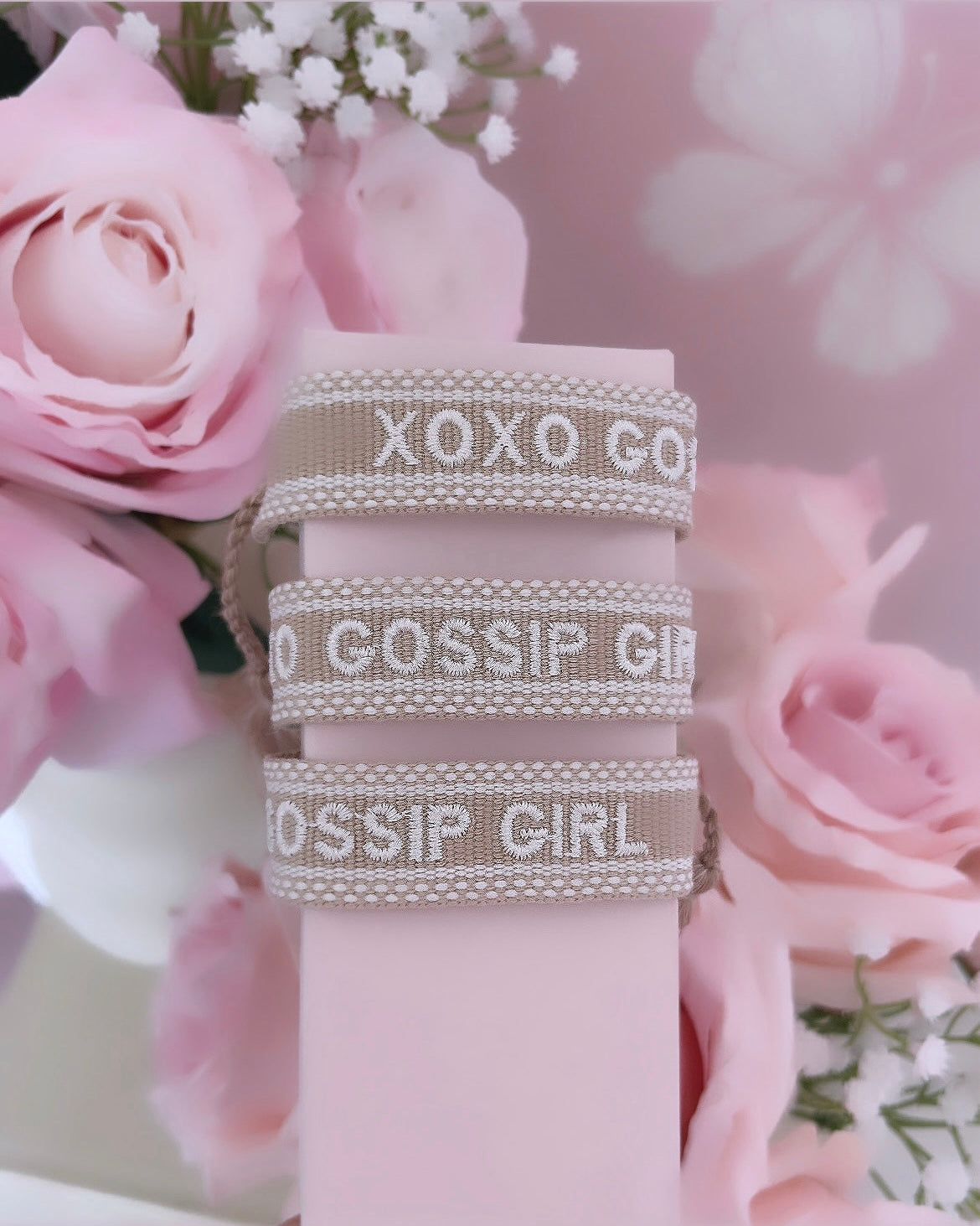 Bracelet « XOXO GOSSIP GIRL » beige