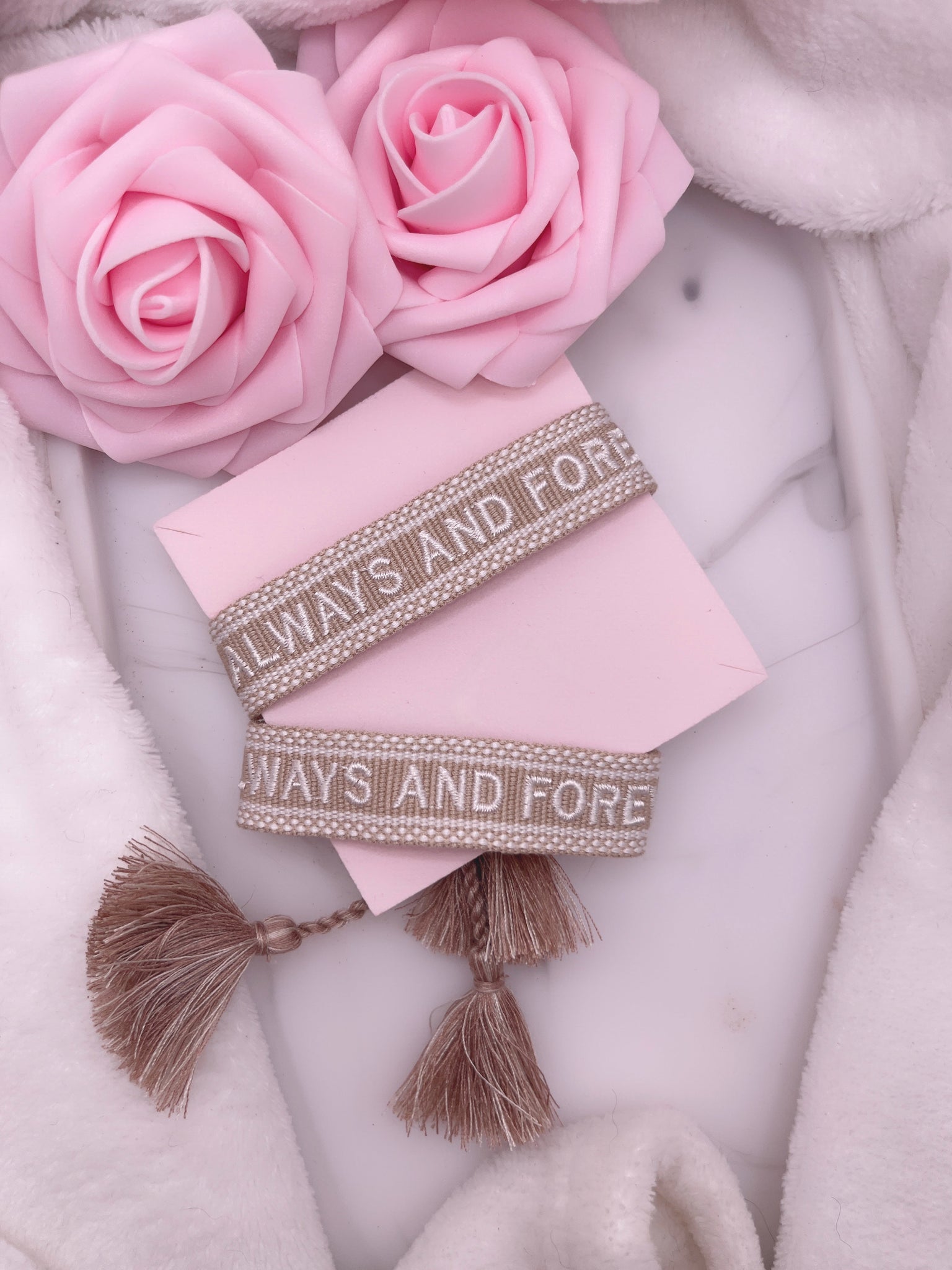 Bracelet brodé « Always and Forever » beige