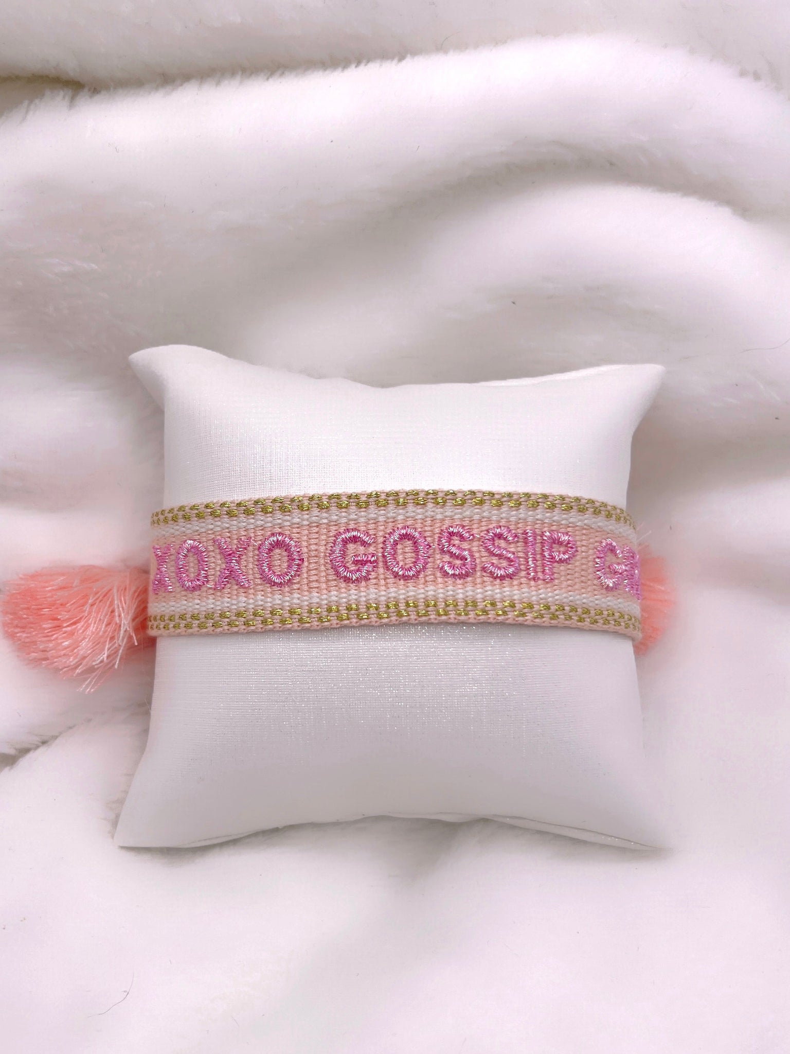 Bracelet brodé « XOXO GOSSIP GIRL »